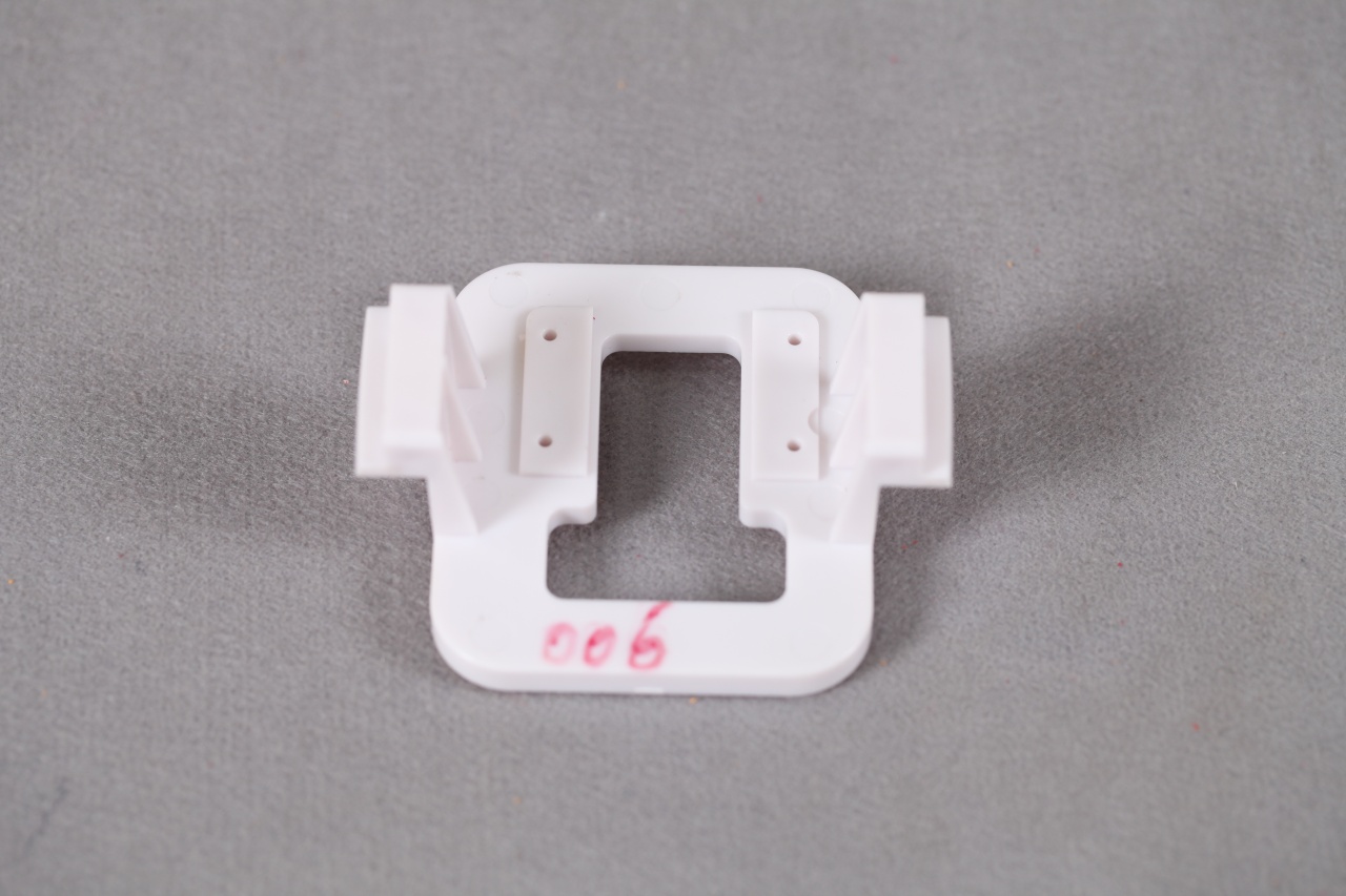 FMS Piper J3 Cub 140cm - Motorhalterung