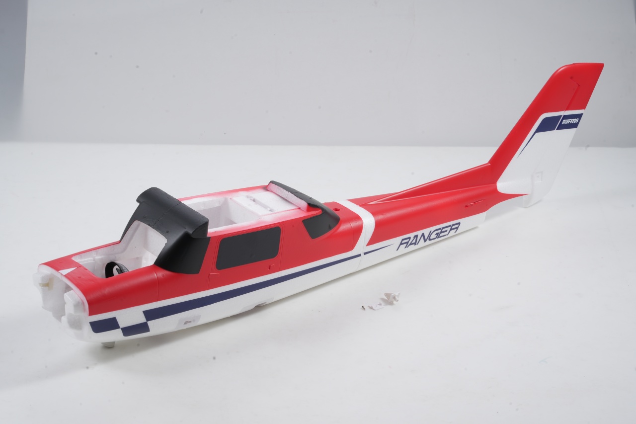 FMS 122 Ranger - Rumpf rot