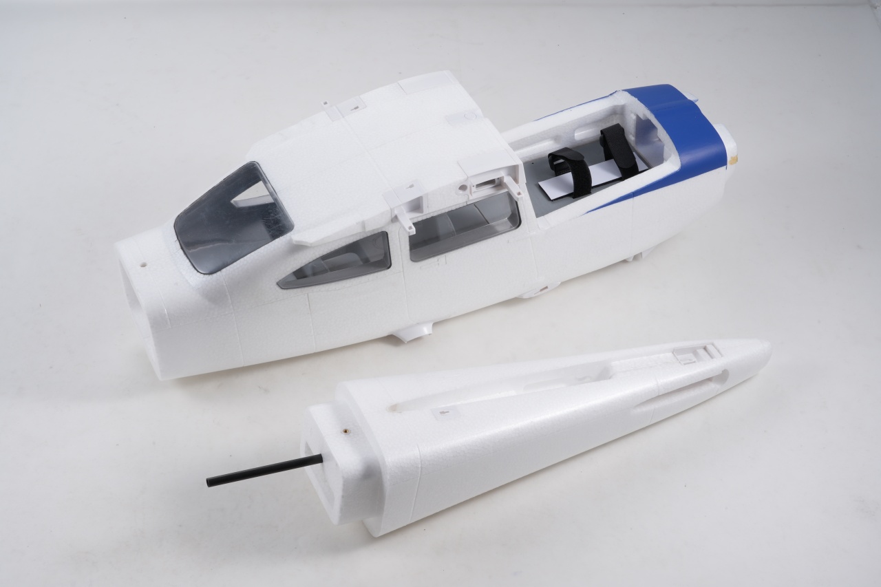 FMS 1500mm Cessna - Rumpf blau